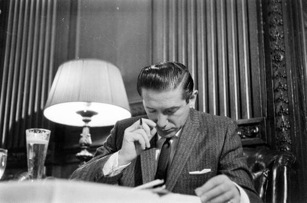 ニコラ・ダーバスの画像